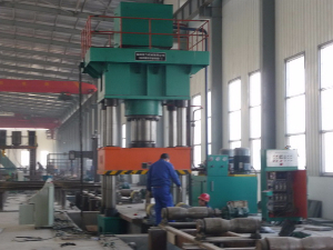 Q355B方管車間展示